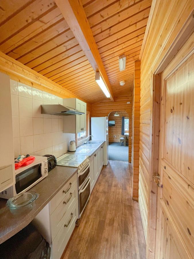 Вілла Avon Tyrrell Outdoor Activity Centre Bransgore Екстер'єр фото